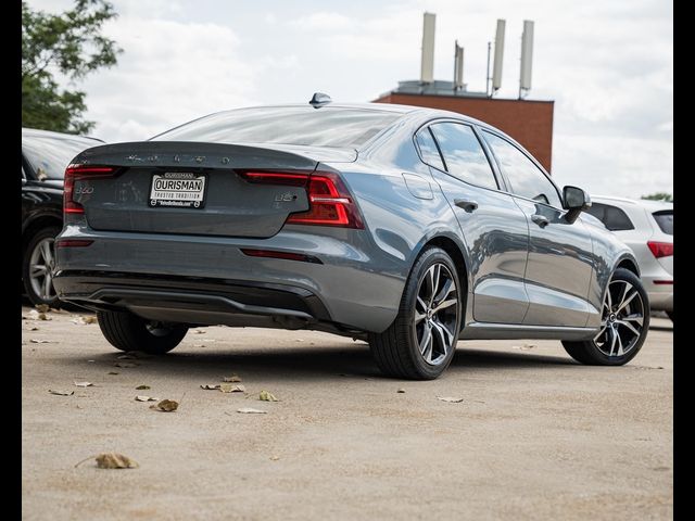 2024 Volvo S60 Core Dark Theme