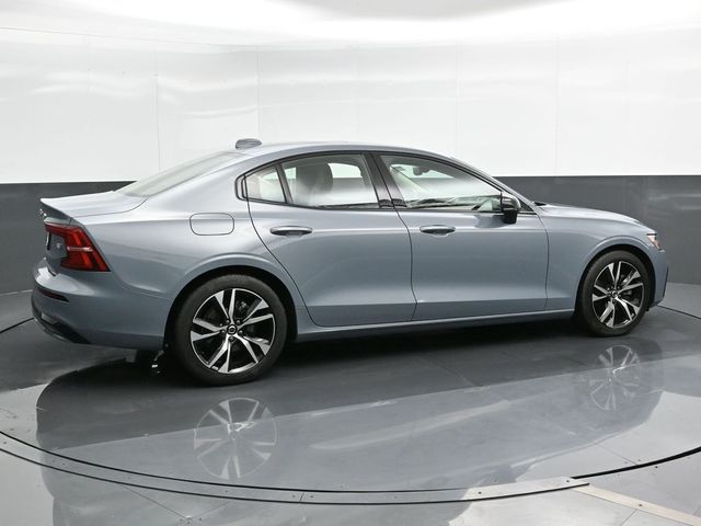 2024 Volvo S60 Core Dark Theme