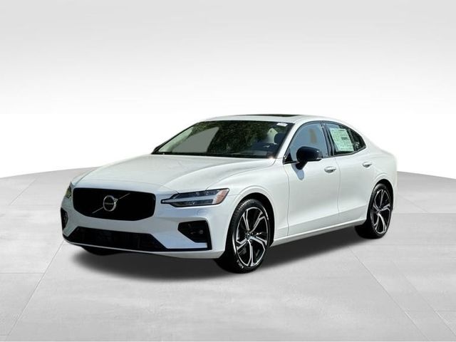 2024 Volvo S60 Core Dark Theme