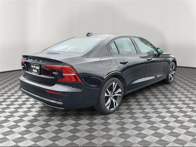 2024 Volvo S60 Core Dark Theme