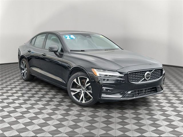 2024 Volvo S60 Core Dark Theme