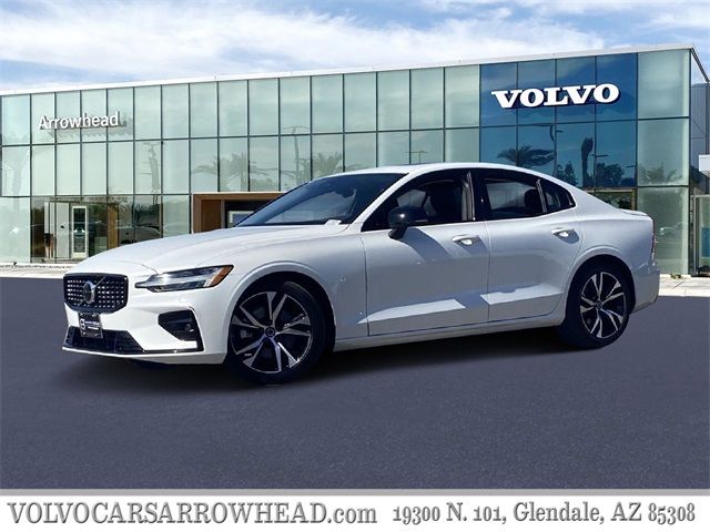 2024 Volvo S60 Core Dark Theme