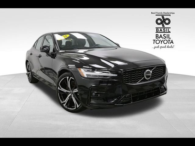 2024 Volvo S60 Core Dark Theme