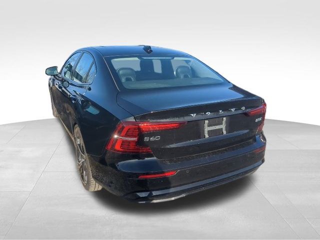 2024 Volvo S60 Core Dark Theme