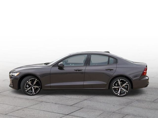 2024 Volvo S60 Core Dark Theme