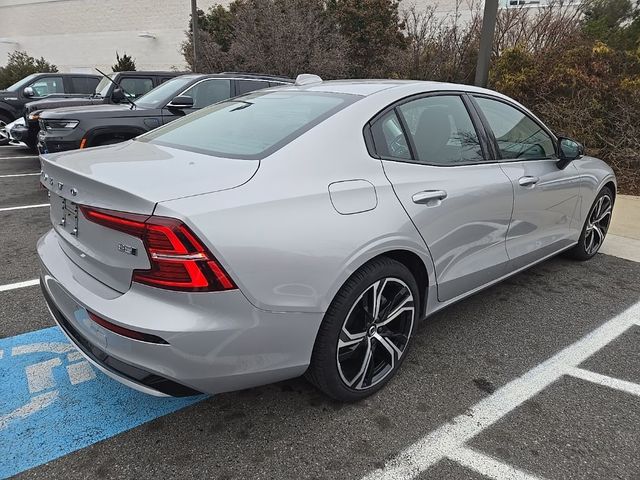 2024 Volvo S60 Core Dark Theme