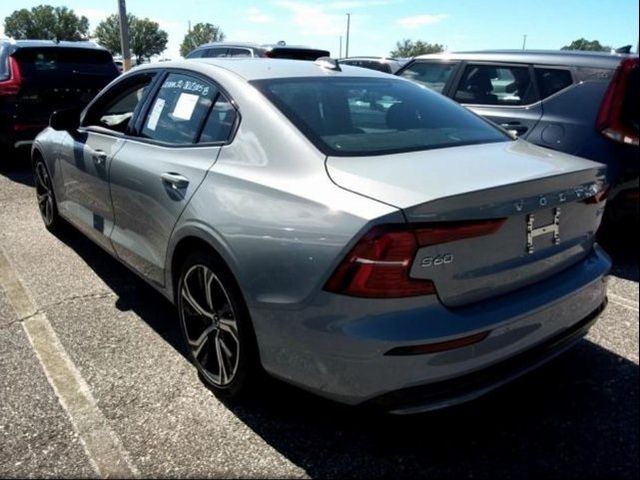 2024 Volvo S60 Core Dark Theme