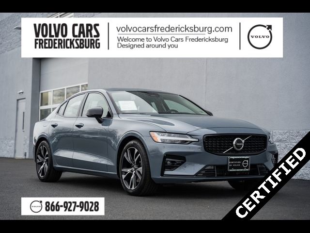 2024 Volvo S60 Core Dark Theme