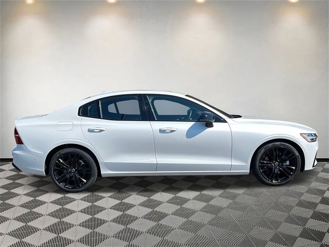 2024 Volvo S60 Plus Black Edition