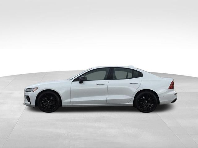 2024 Volvo S60 Plus Black Edition