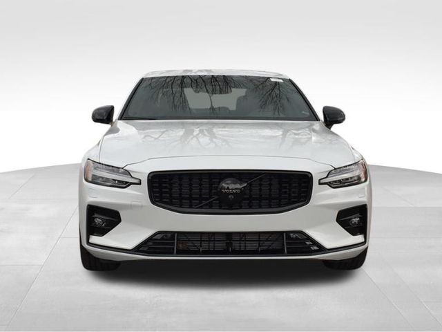 2024 Volvo S60 Plus Black Edition