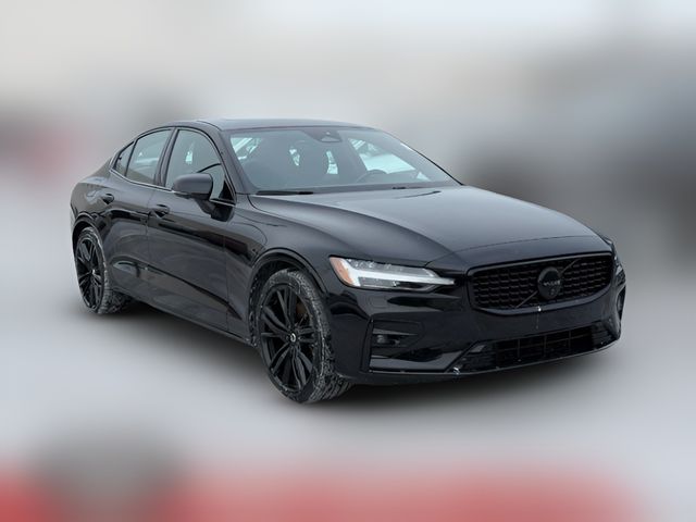 2024 Volvo S60 Plus Black Edition