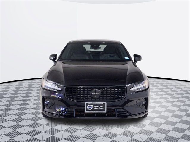 2024 Volvo S60 Plus Black Edition