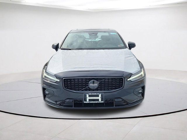 2024 Volvo S60 Plus Black Edition