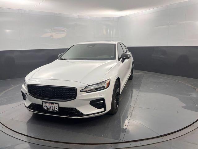 2024 Volvo S60 Plus Black Edition