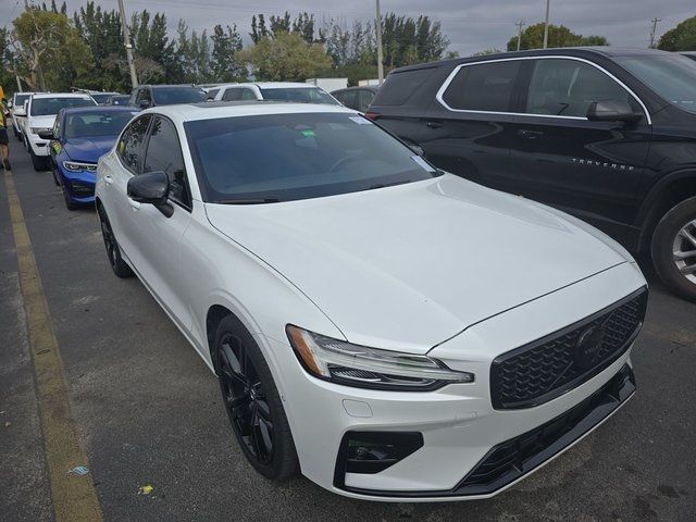 2024 Volvo S60 Plus Black Edition