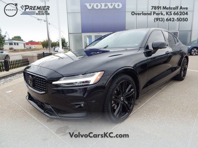 2024 Volvo S60 Plus Black Edition