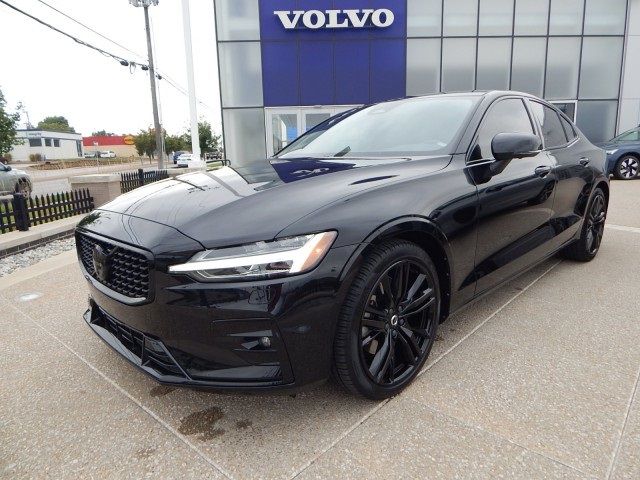 2024 Volvo S60 Plus Black Edition