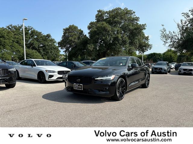 2024 Volvo S60 Plus Black Edition