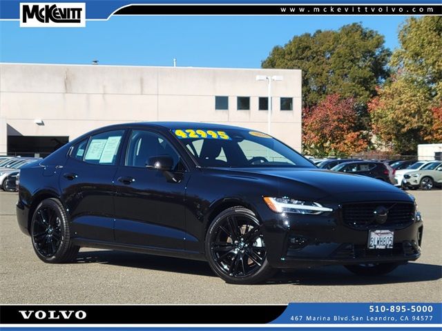 2024 Volvo S60 Plus Black Edition