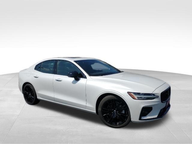 2024 Volvo S60 Plus Black Edition