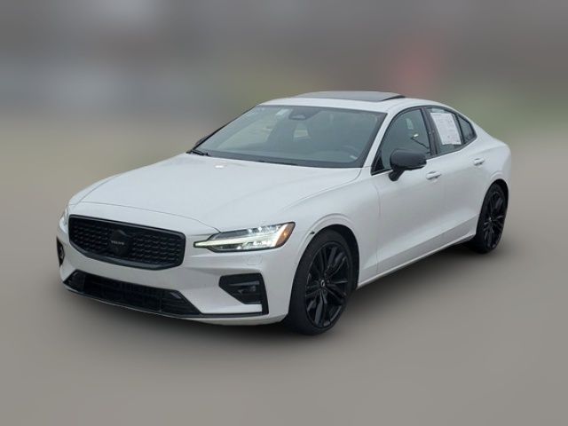 2024 Volvo S60 Plus Black Edition