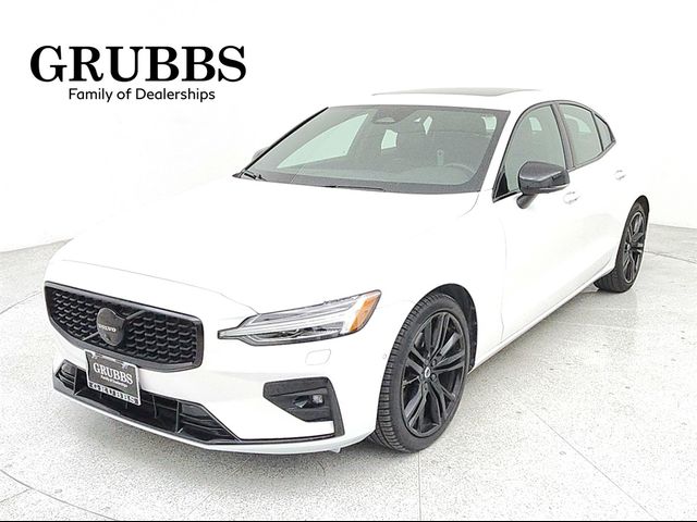 2024 Volvo S60 Plus Black Edition