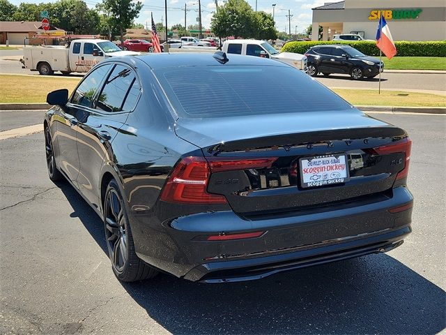 2024 Volvo S60 Plus Black Edition