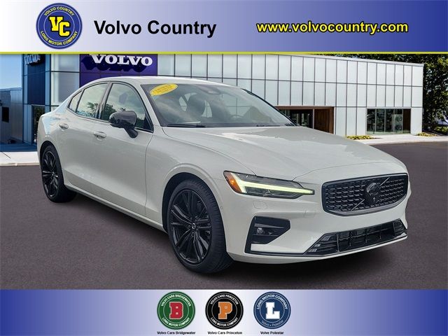 2024 Volvo S60 Plus Black Edition