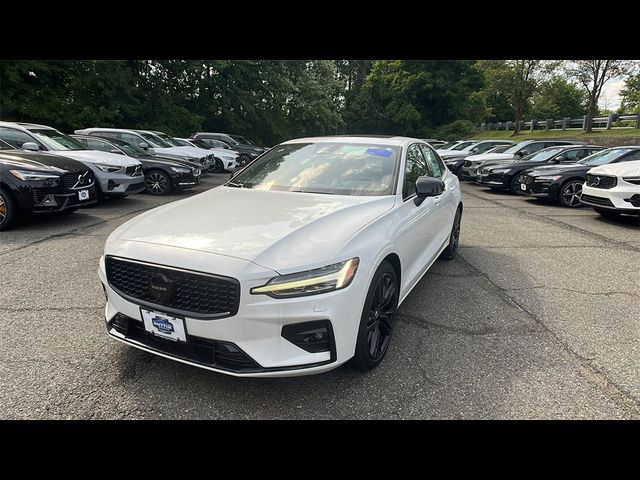 2024 Volvo S60 Plus Black Edition