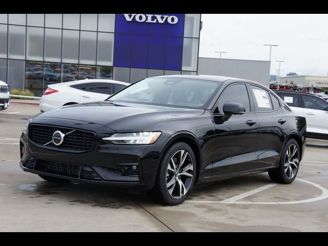 2024 Volvo S60 Plus Black Edition