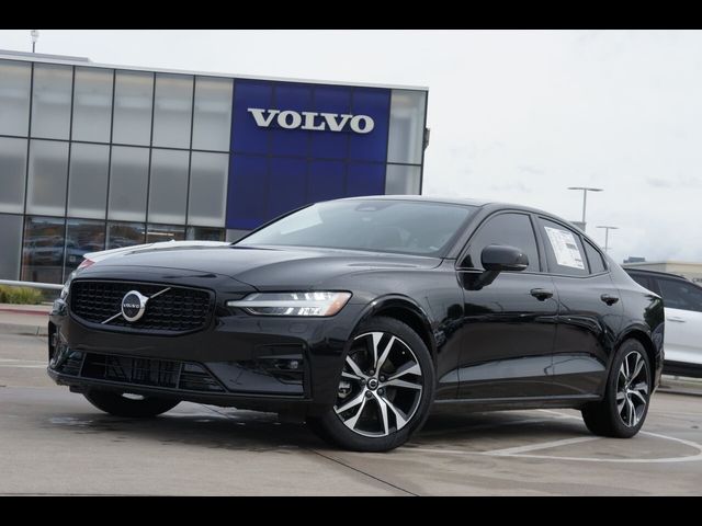 2024 Volvo S60 Plus Black Edition