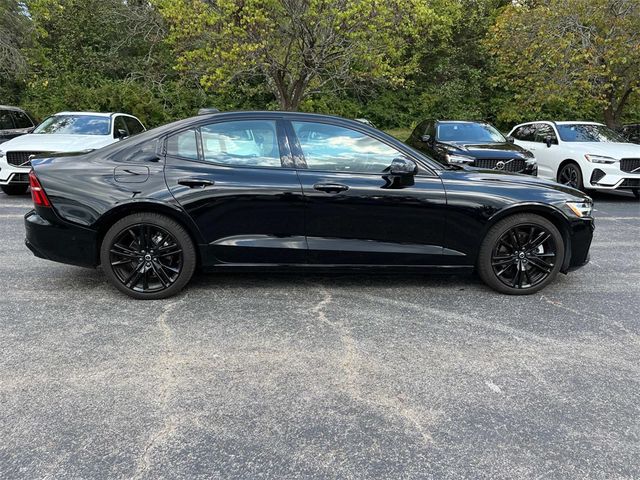 2024 Volvo S60 Plus Black Edition