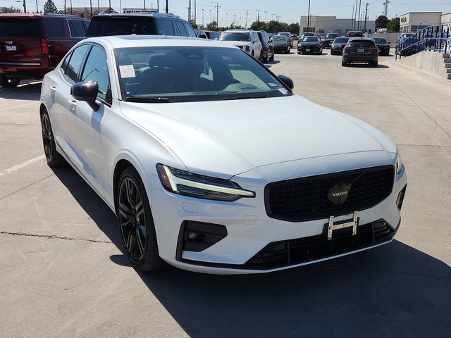 2024 Volvo S60 Plus Black Edition