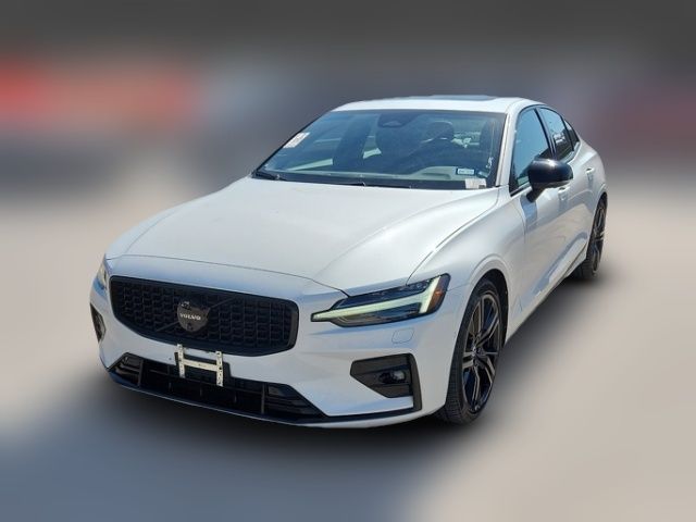 2024 Volvo S60 Plus Black Edition