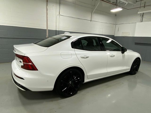 2024 Volvo S60 Plus Black Edition