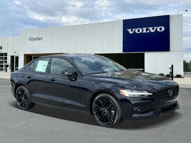 2024 Volvo S60 Plus Black Edition