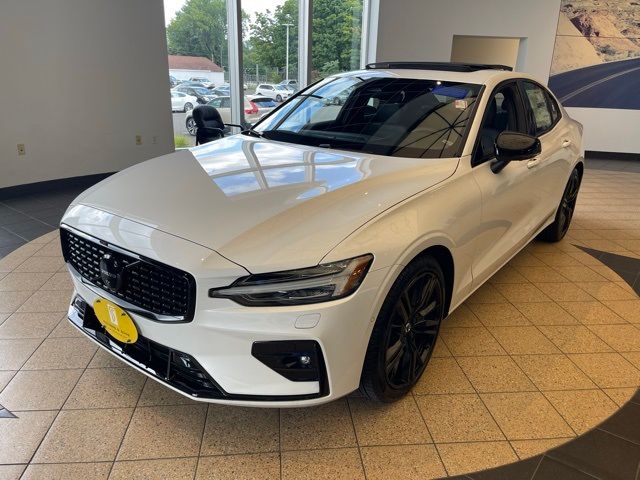 2024 Volvo S60 Plus Black Edition