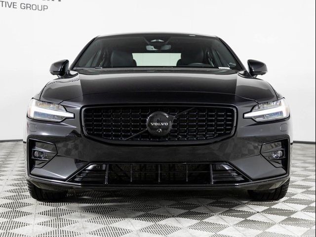 2024 Volvo S60 Plus Black Edition