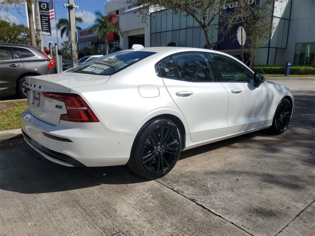 2024 Volvo S60 Plus Black Edition