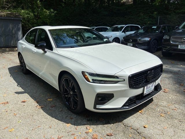 2024 Volvo S60 Plus Black Edition