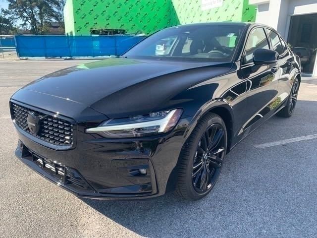 2024 Volvo S60 Plus Black Edition