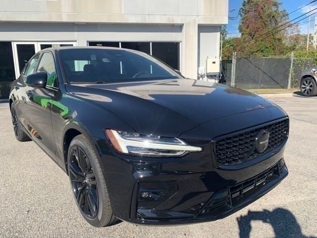 2024 Volvo S60 Plus Black Edition