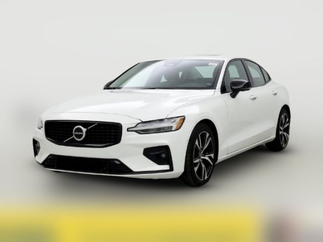 2024 Volvo S60 Plus Dark Theme