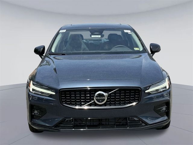 2024 Volvo S60 Plus Dark Theme