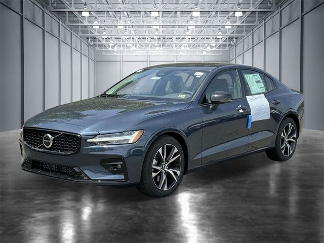 2024 Volvo S60 Plus Dark Theme