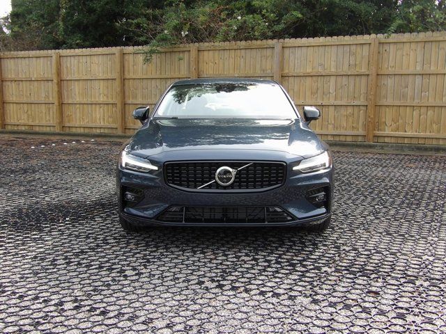 2024 Volvo S60 Plus Dark Theme