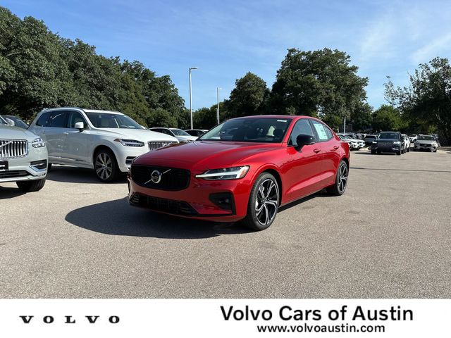 2024 Volvo S60 Plus Dark Theme