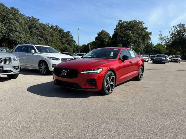 2024 Volvo S60 Plus Dark Theme