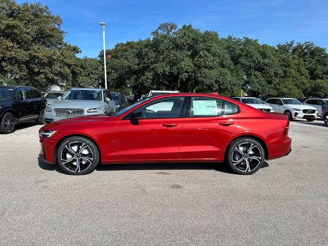 2024 Volvo S60 Plus Dark Theme